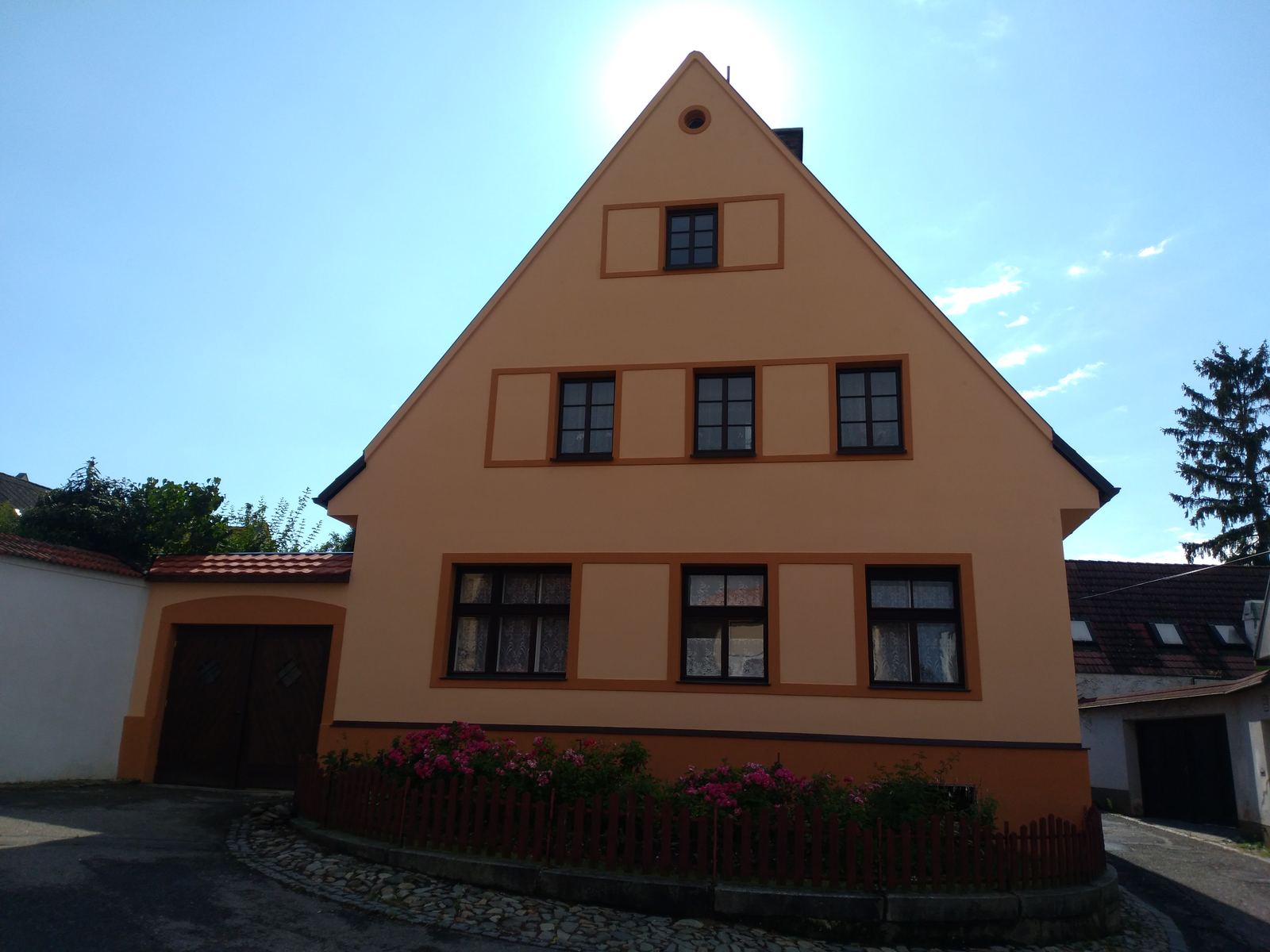 Dokončená fasáda a zateplení rodinného domu